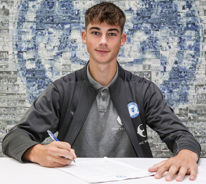 HARRY THOMAS SIGNS PROFESSIONAL CONTRACT